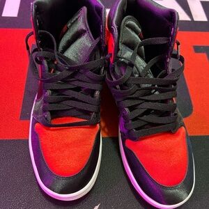Jordan 1 Satin Bred Sneakers